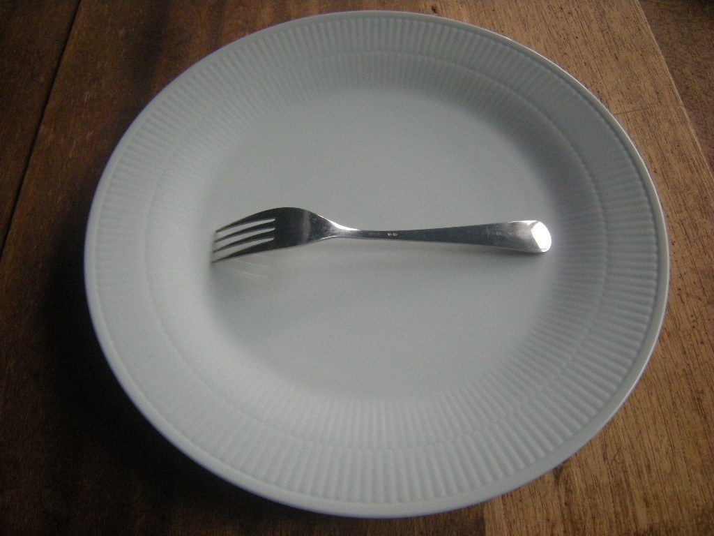 山◎美濃焼*売り切り【新品・未使用】白磁器 千段 平皿 ディナープレート 尺皿(31.3㎝x3.2㎝)1枚から *レストラン-ホテルうつわ*拍卖