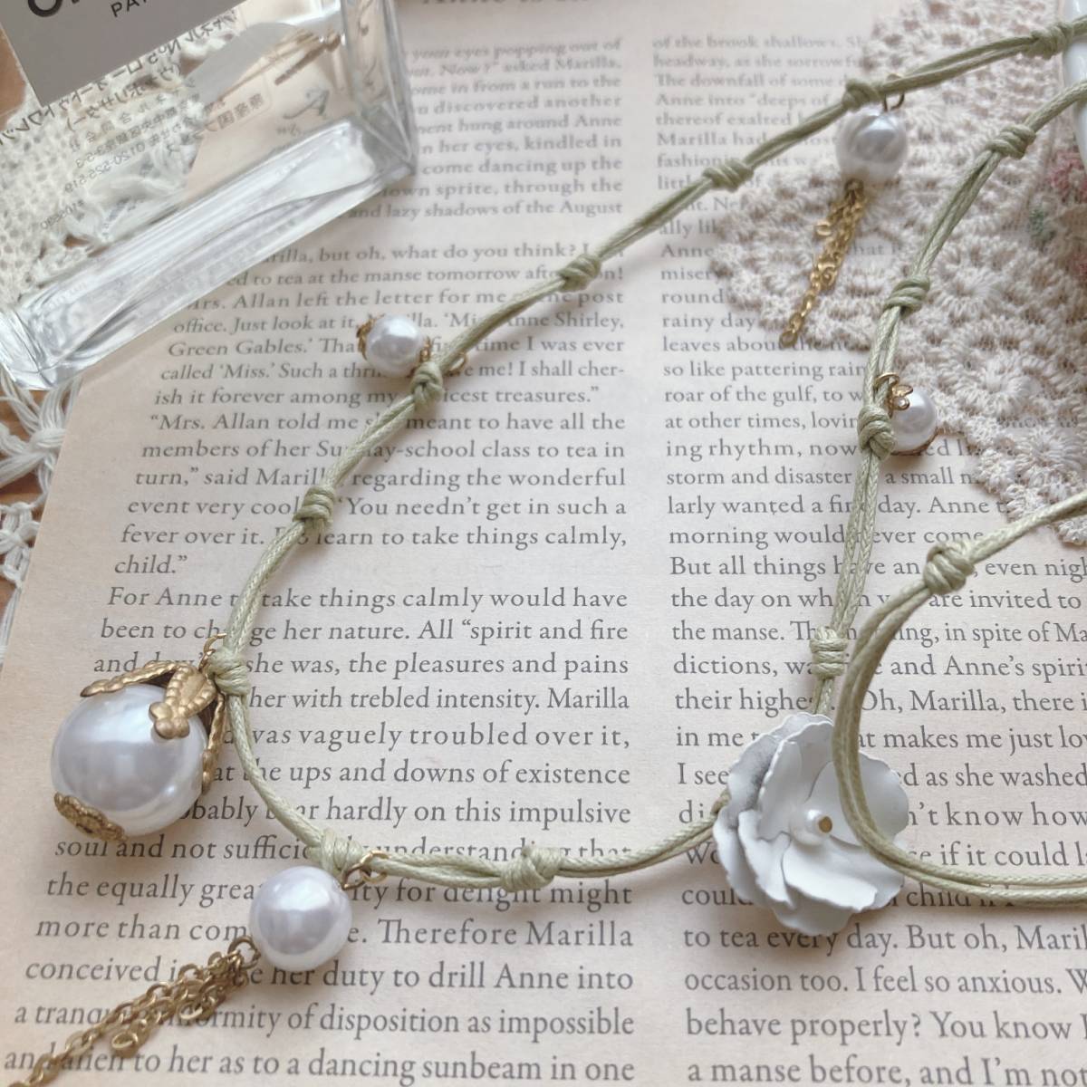 ネックレス ロング 紐 ナチュラルグリーン チャーム パール 花 ゴールド☆Vintage jewelry accessories A489拍卖