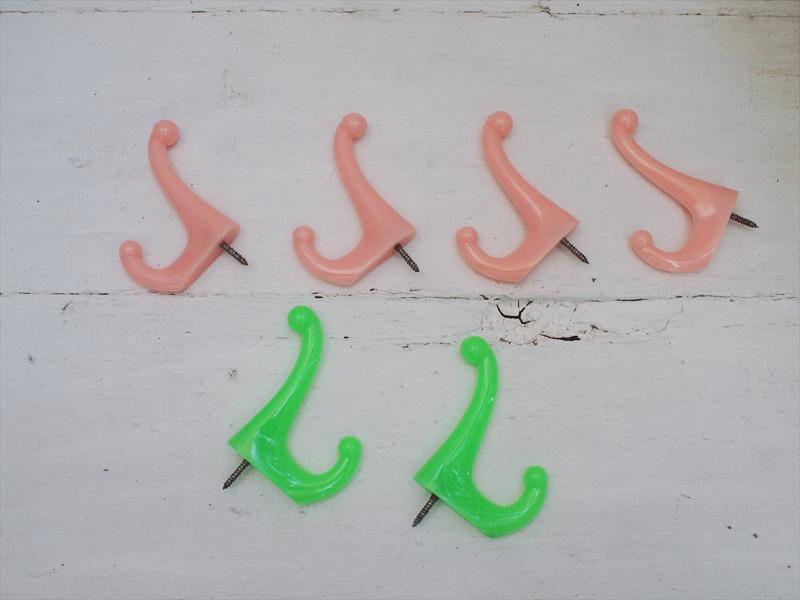 レトロビンテージ日用品生活雑貨*ラスト・グリーンとピンクのカラーフック6個セット☆インテリアDIY壁掛け拍卖