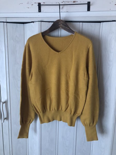 ◆Twenty three/キャメルのVネックニット◆t拍卖