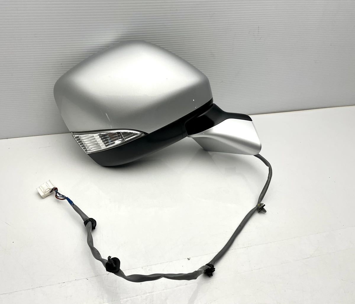 美品 エルグランド PE52 E52 ドアミラー 右 サイドミラー ターンランプ・シルバー7P 7ピン K23 カメラ無し(J13)拍卖