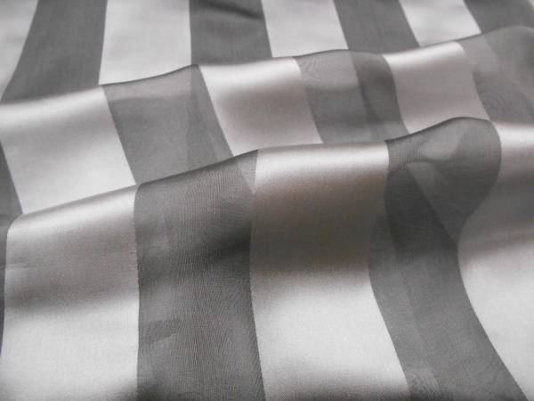 即決!【シルクシフォングレーサテンストライプ】61cm×101cmスカーフはぎれ絹・アウトレット、未使用品拍卖