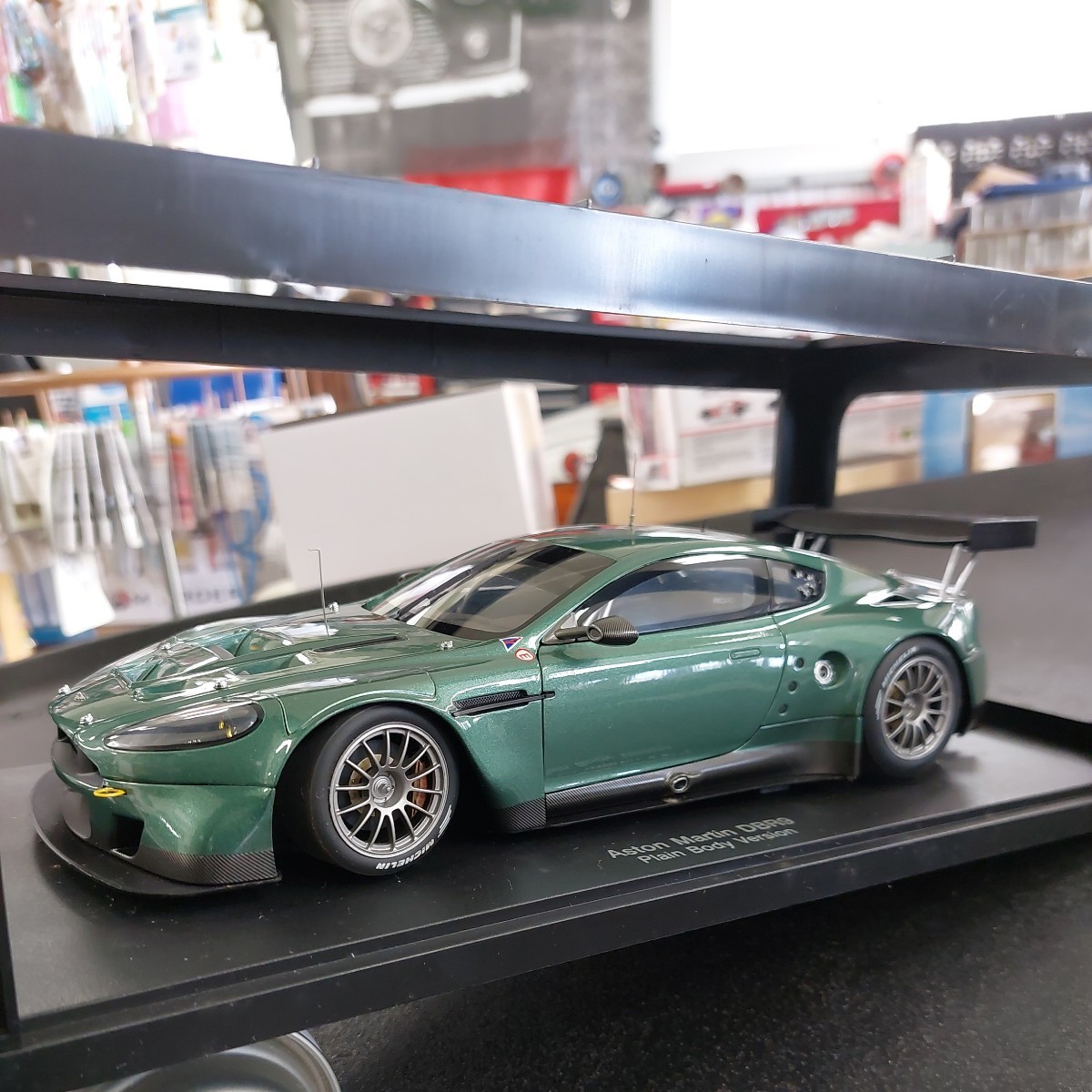 ◆1/18スケール アストンマーチンDBR9 Plain Body Version オートアート モータースポーツWith Sealed Body shell拍卖
