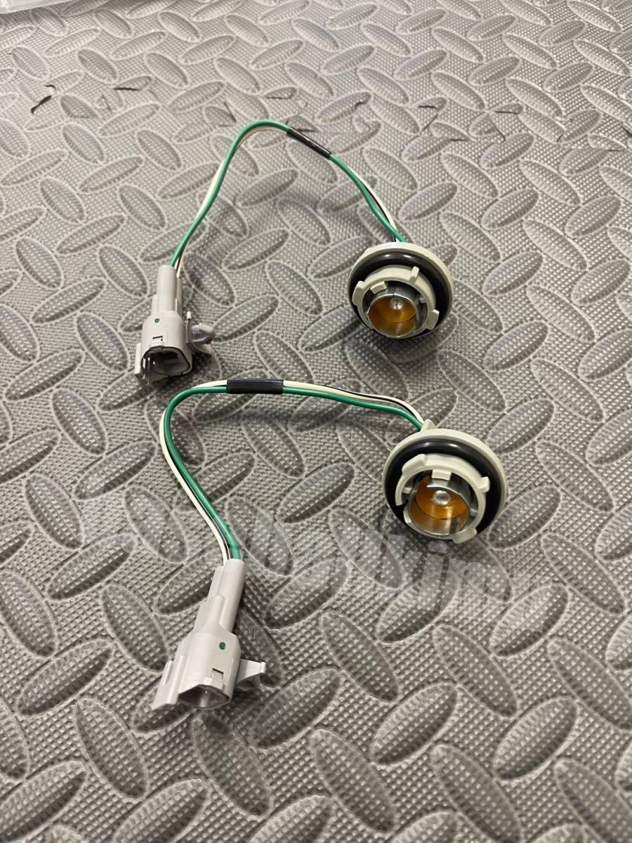 ■新品■トヨタ純正品 80系 ランドクルーザー フロントウインカーバルブソケット拍卖