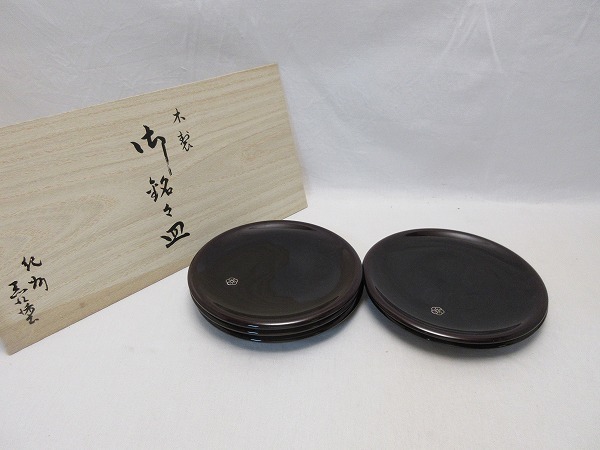 507045 【 美品 茶道具 木製溜塗 香梅螺鈿 銘々皿5客揃 丸皿 共箱 】 検) 懐石道具 茶道 取り皿 和食器 菓子皿 茶器 漆器皿 茶器ⅰ拍卖