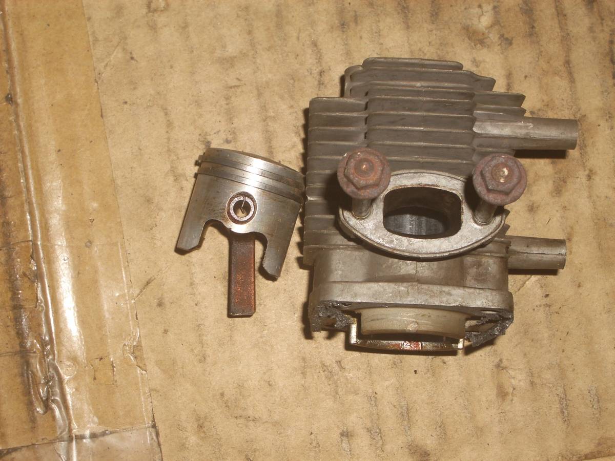 イリノ IB200MT, TB20 その2 ピストン シリンダーヘッド拍卖