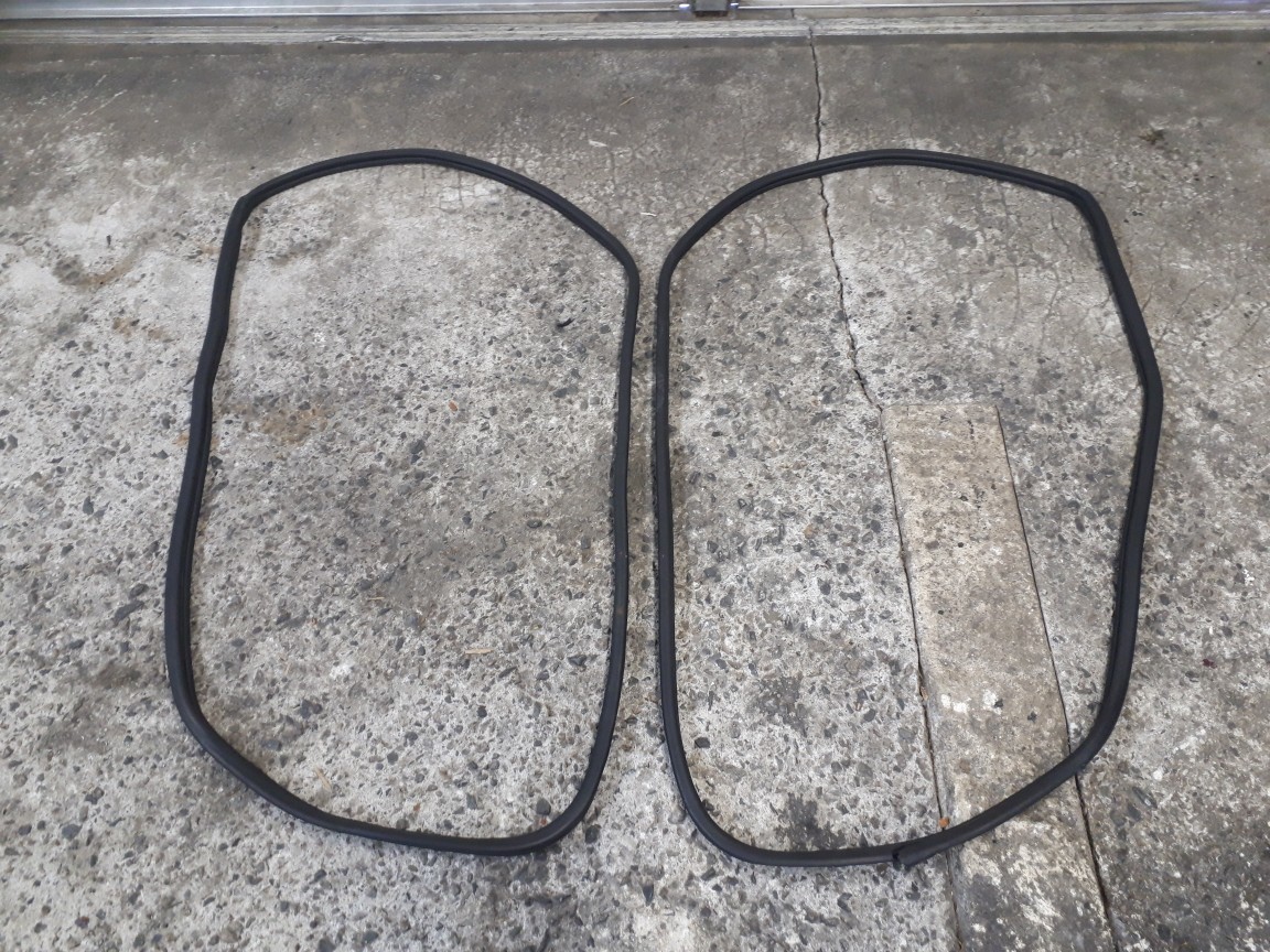 AE86 レビン 3ドアハッチ ドア内側モール No.28拍卖