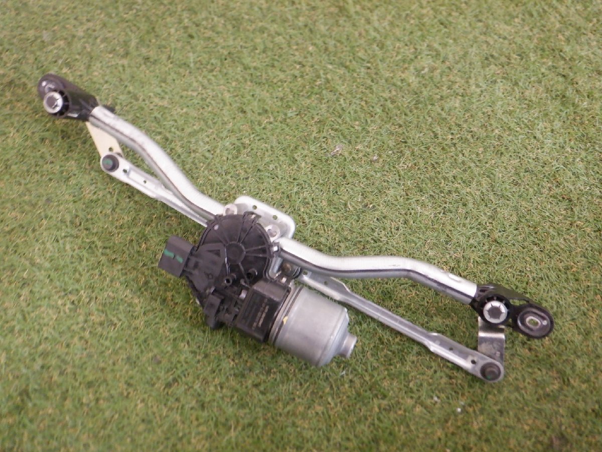 アルファロメオ純正 ジュリエッタ 940141?? 50509397 3397021179 フロントワイパーモーター ワイパーアーム Y-23-9-216拍卖