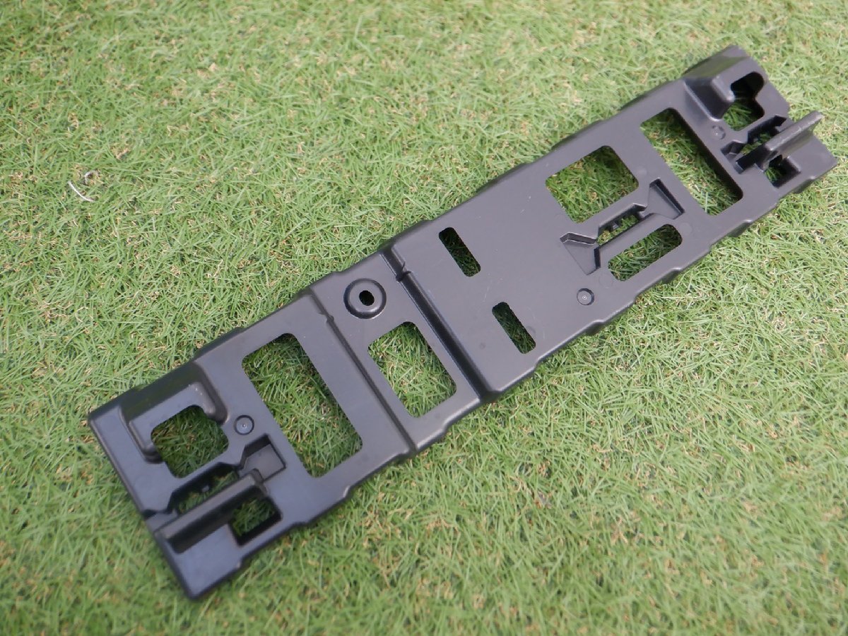 新車外し 純正 TAZA25 NX350 AAZA20 AAZA25 NX250 AAZH20 NX350H AAZH26 NX450H Fスポーツ フロント ナンバープレート 台座 m-23-9-263拍卖