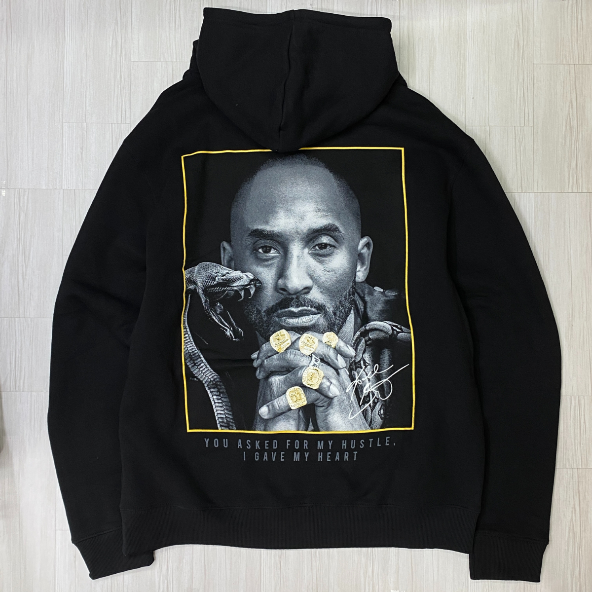 LA発 【XL】 CreateX5 レジェンド BLACK MAMBA ブラックマンバ NBA グラフィック プルオーバー パーカー Kobe コービーブライアント 黒拍卖