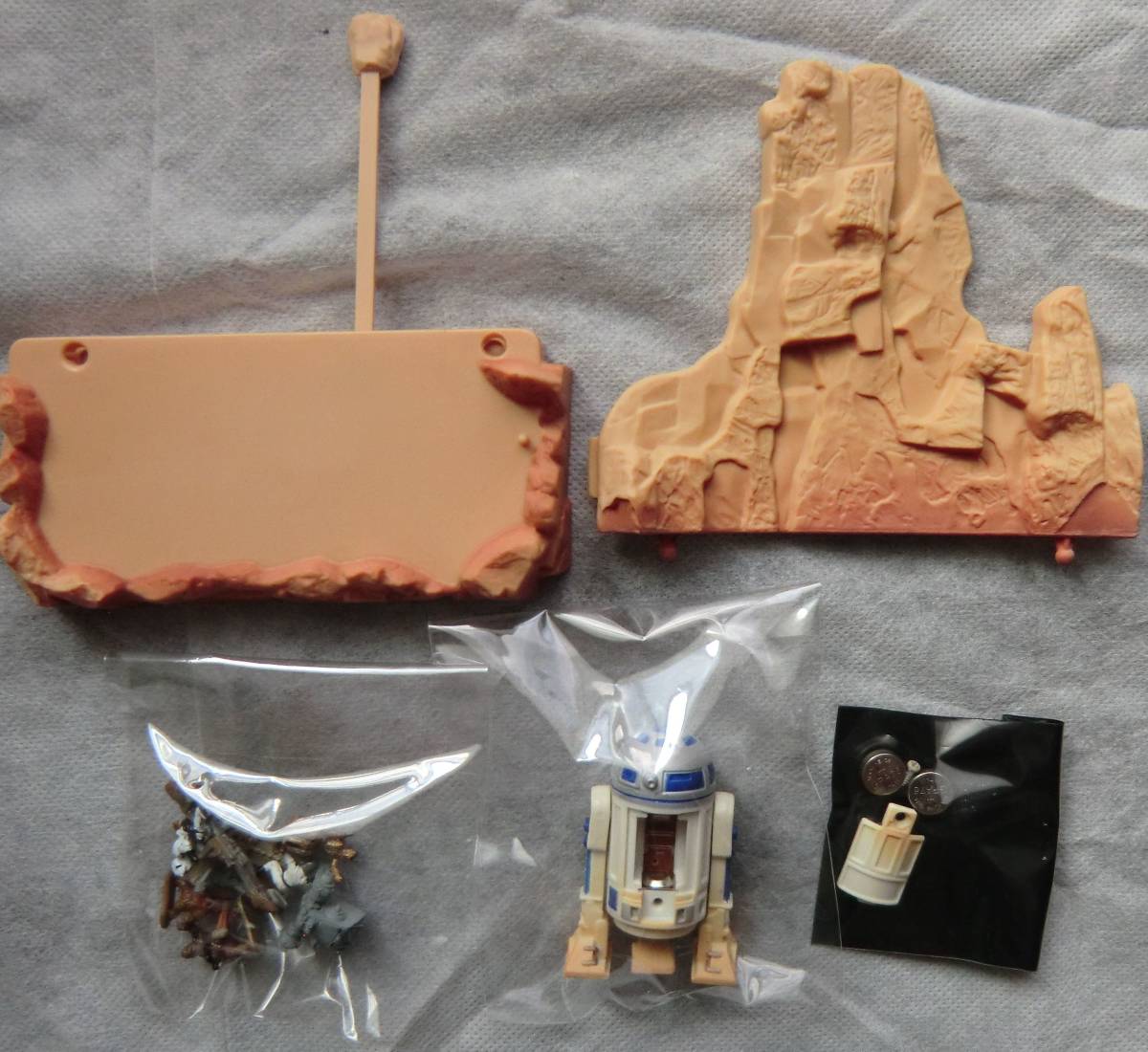 スターウォーズ/ジオラマセット◆ボタン電池内蔵のR2‐D2/横幅約13cmの世界◆HASBRO拍卖