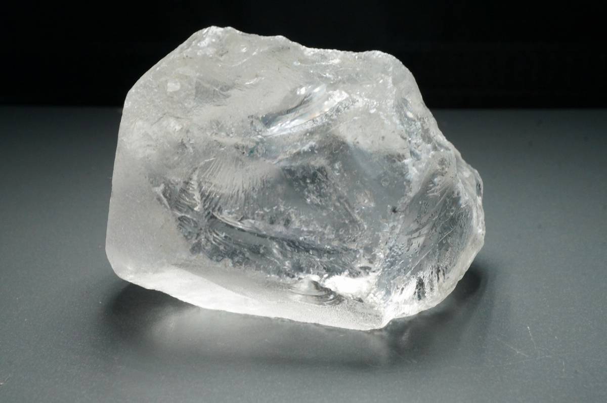 【即決限定価格!早い者勝ちです!】希少!35年前の未使用在庫!水晶丸玉製作用AAAランク極上天然水晶原石高透明度123g拍卖