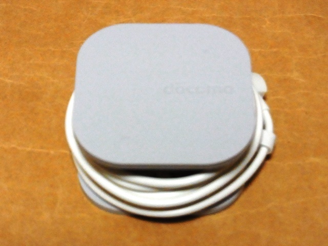 〈 docomo select ポータブルACアダプタ 01 kuruko 〉拍卖