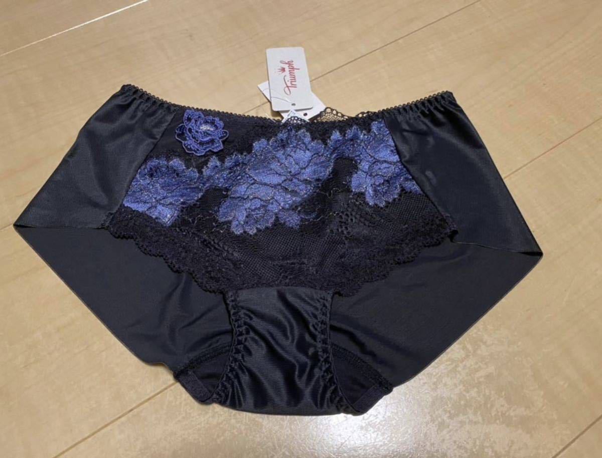 triumph トリンプ プレミアムレッドレーベル Mヒップハング 黒地に紺色の刺繍 新品未使用です。拍卖