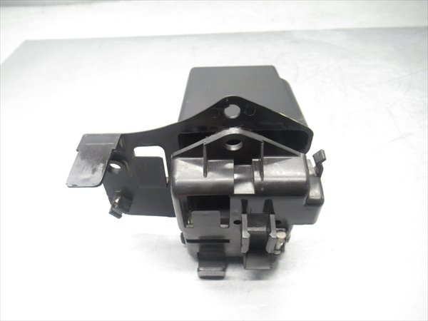 F2R5-0830 ホンダ プレスカブ50 キャブ車 バッテリーボックス 純正品 【AA01-106~ C50DY 3速セル無 動画有】拍卖