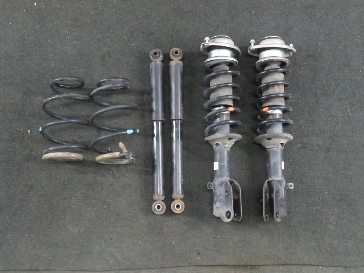 【即決! 即日発送可】AZワゴン DBA-MJ22S 純正 ★無事故 ストラット 1台分 サス ショック アブソーバー ABS有 中古 11164拍卖