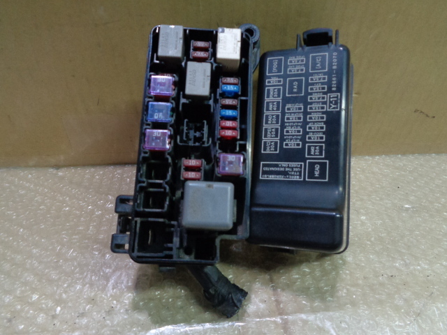 ムーヴラテ L550S ヒューズボックス エンジン側 純正 【送料込み】拍卖