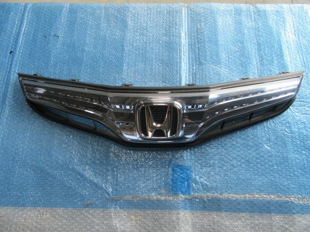 GP1 GK3 フィットフロントグリル ラジエーターグリル 純正 71121-TF2-901-M1 HONDA FIT 拍卖