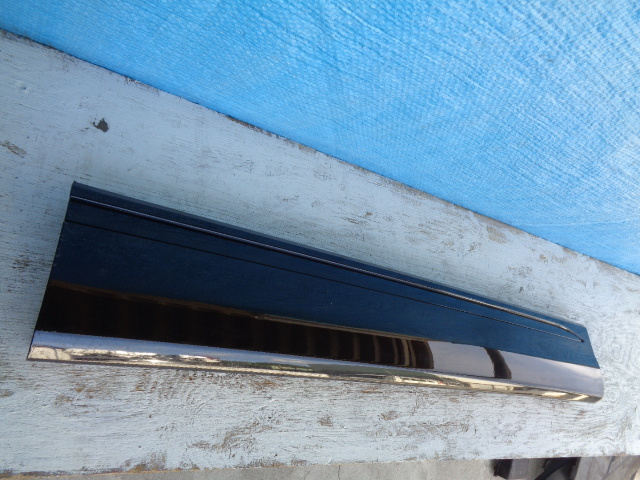 BB82 アウディ Q7 4M ドアモール フロント 右 4M8853960拍卖