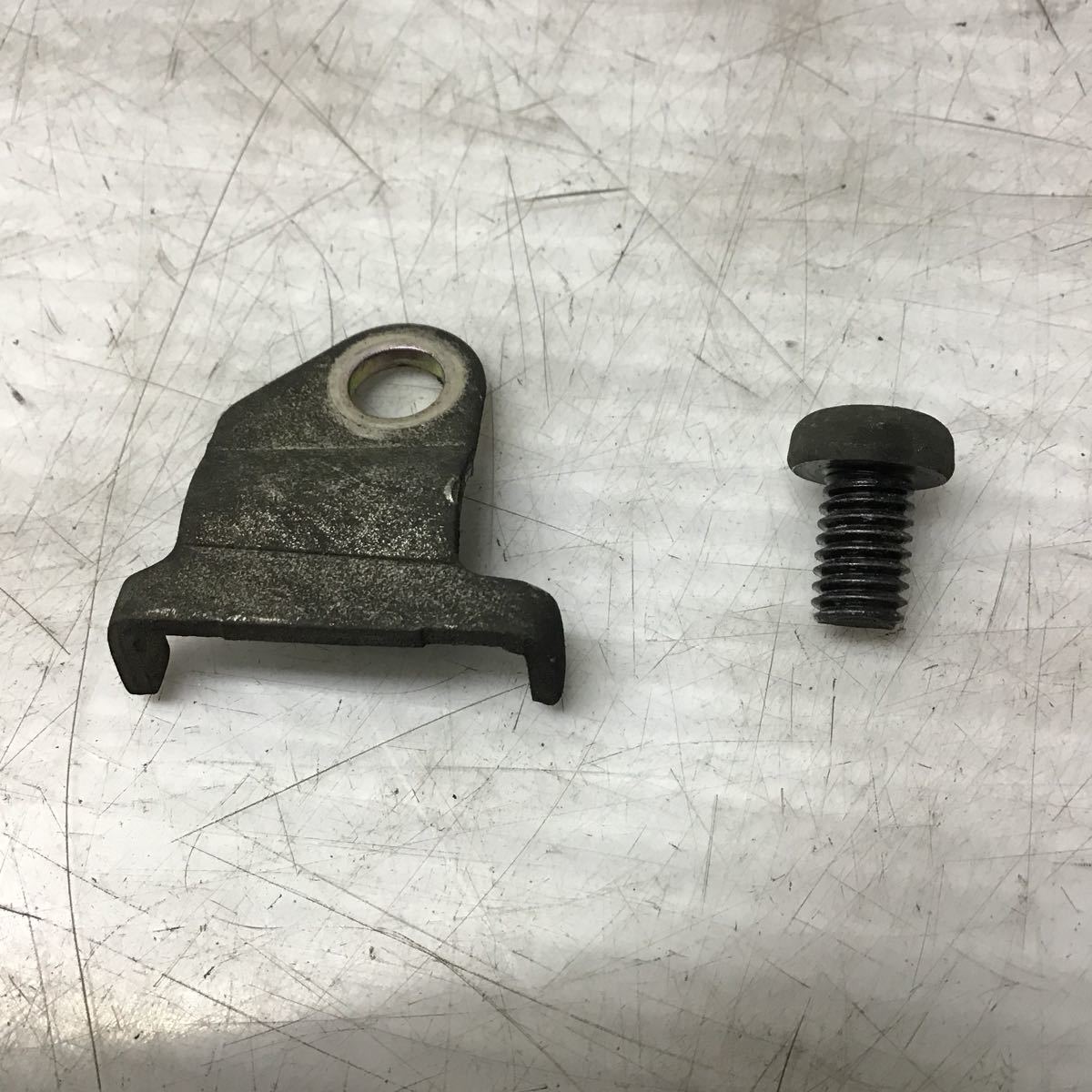 A46-49 スズキ アドレスV125 CF4EA リアブレーキワイヤー ガイド 純正部品拍卖