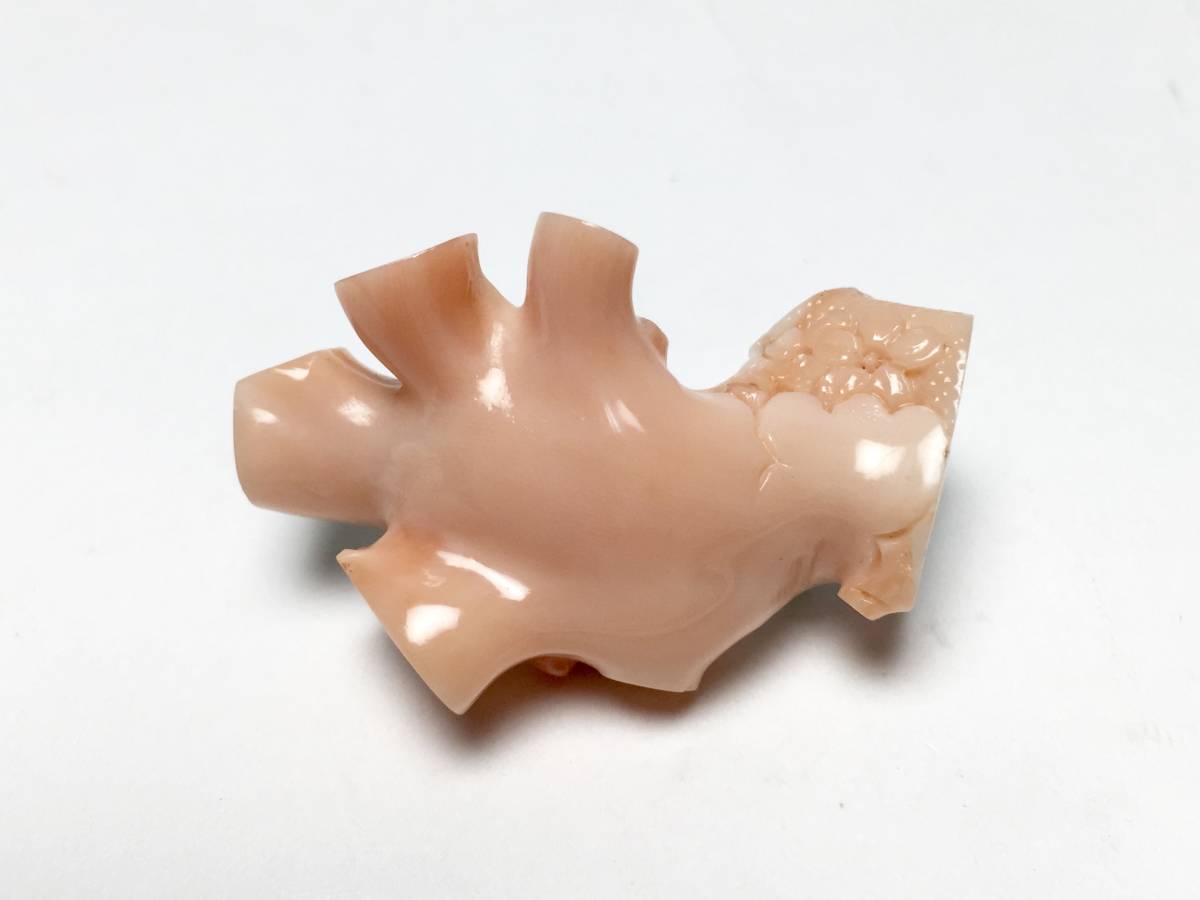 【古美道】本珊瑚 桃珊瑚 桜花彫刻 アンティーク帯留 和装小物 78907102拍卖