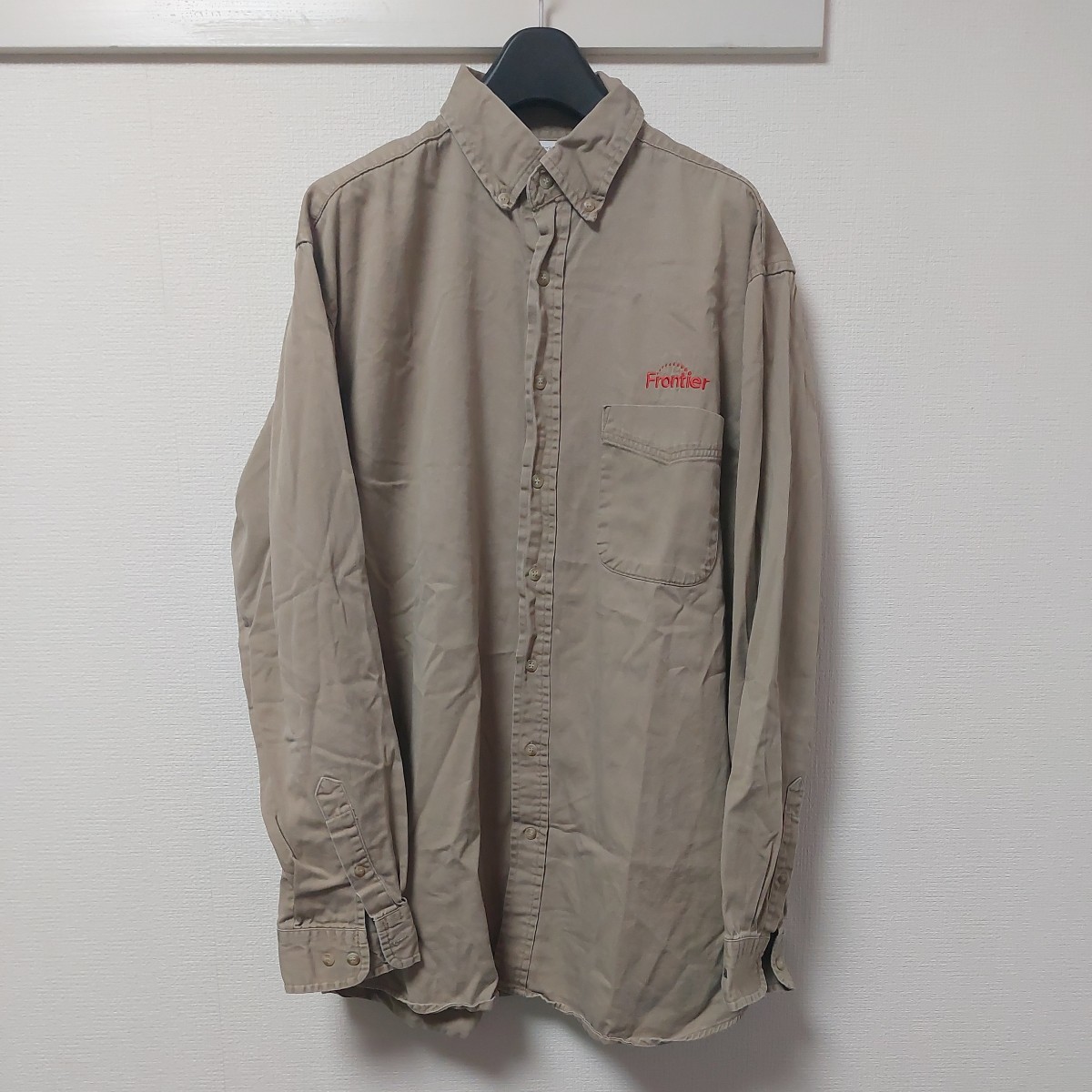 アメリカ古着BLUE GENERATION エジプト製 企業系 刺繍 長袖シャツ ワーク ボタンダウンシャツ カーキ L 05I2106拍卖