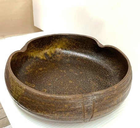 ★ 94650 信楽焼 花器 水盤 信楽焼 くぼみ三カ所 景色きれい 直径31 x 高さ9cm 中古美品 ★拍卖