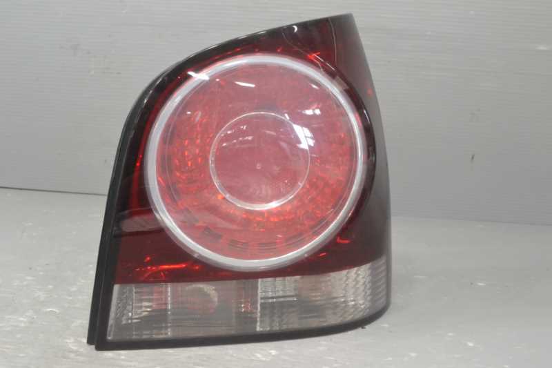 VW ポロ 後期(9NBUD) 純正 破損無 取付OK 動作保証 右 テールランプ テールライト k075142拍卖