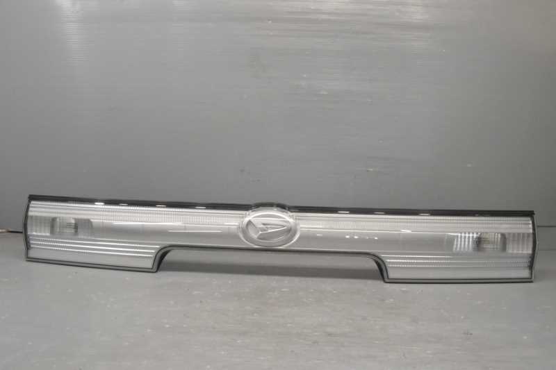 タント カスタム RS 前期(L375S L385S) 純正 イチコー 破損無 取付OK 動作保証 リアセンター ガーニッシュ D068 81005-B2020 k075330拍卖