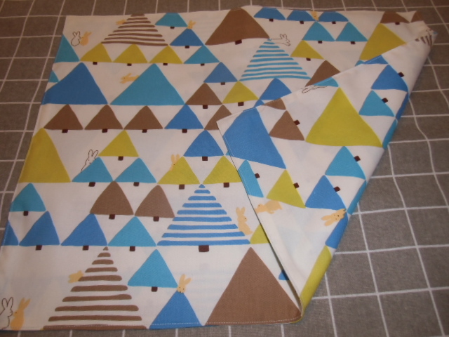 No.229 裏付ランチョンマット ハンドメイド 35x45 うさぎのかくれんぼ柄拍卖