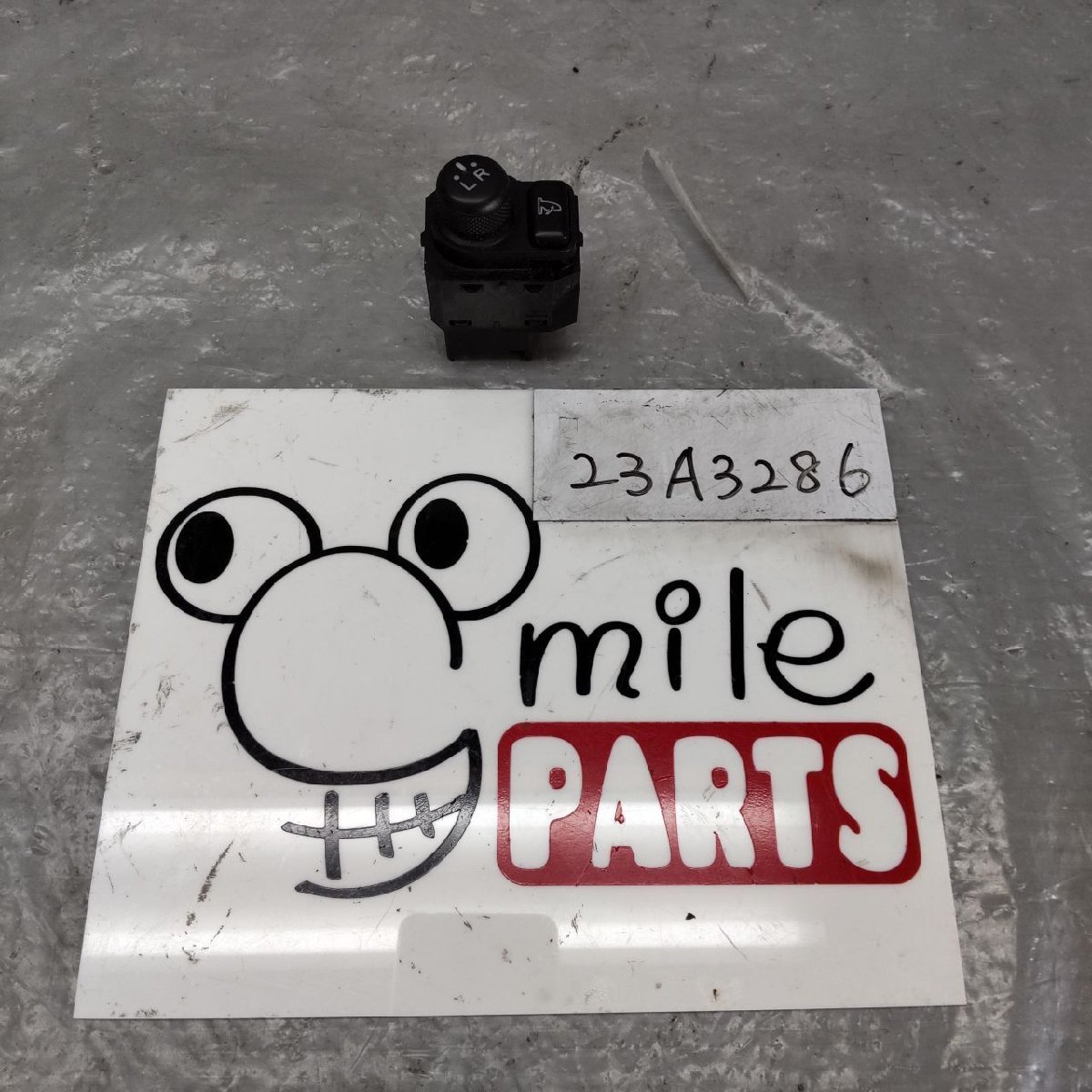 L285S/L275S ミラ 純正 ドアミラースイッチ 1A3-17-4/23A3286*同梱不可拍卖
