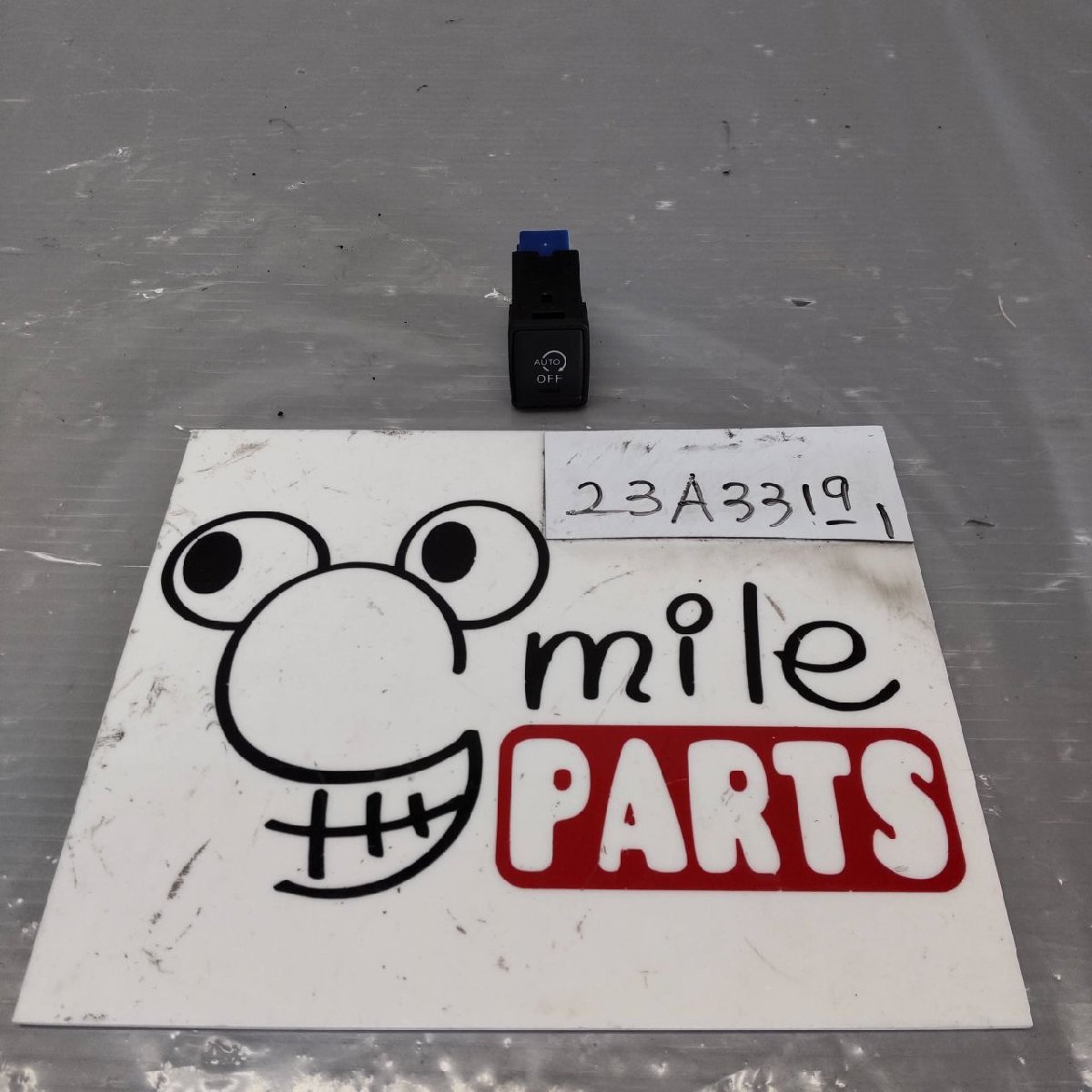 E12 ノート 純正 アイドリングオフスイッチ 1A2-7-4/23A3319-1*同梱不可拍卖