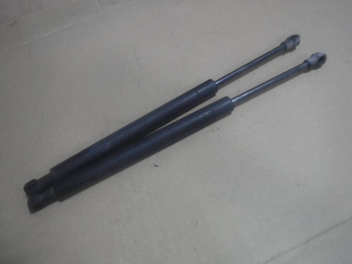 BMW 3シリーズE46純正318 N46B20AリアAY20リヤ320トランク328リッド開閉ダンパー323ガスダンパー左8254281ショックアブソーバー右拍卖