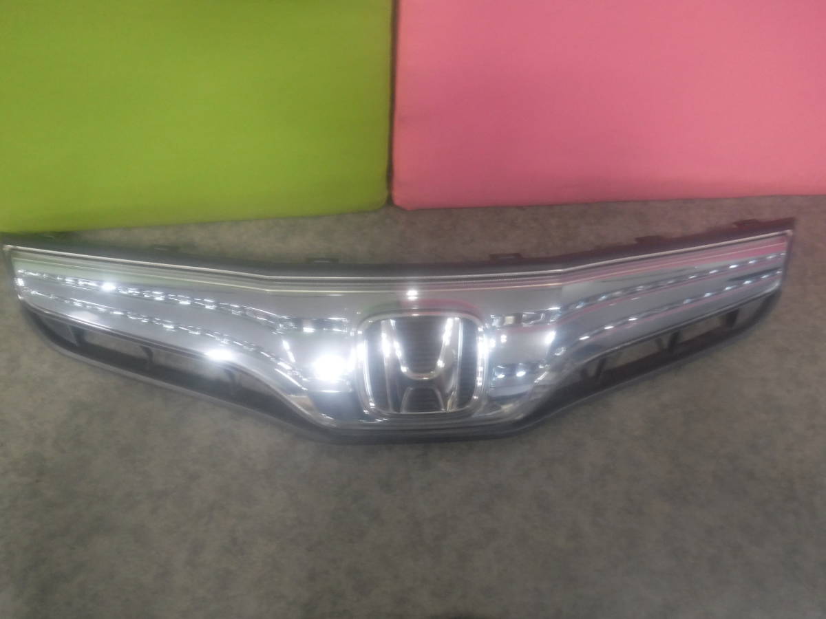 ホンダGP1フィットHVハイブリッドFITハイブリット純正フロントグリル71121-TF2-901-Mラジエーターグリル ラジエターグリル即決即日発送可能拍卖