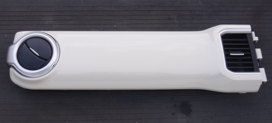 クロスビーMN71Sスズキ新車外し インパネ カバーX-BEEガーニッシュ助手席ダッシュボード73841-76R0パネル エアコン吹き出し口ルーバー拍卖