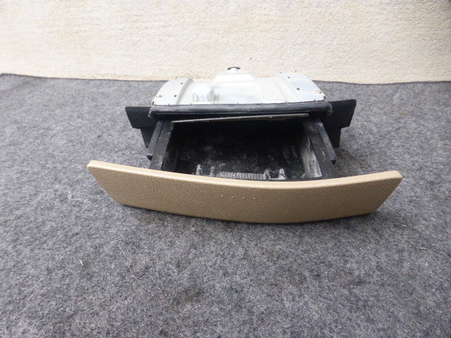 オデッセイ RB1 RB2 純正 灰皿 拍卖