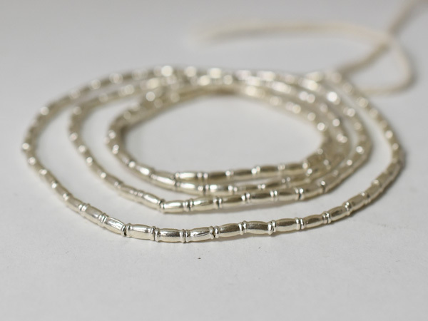 ●わくわく とんぼ玉★得割! カレンシルバー耳付丸管型小粒ビーズ一連PS (Φ2.5mm) Karen silver 銀ビーズ【T20001P-S】拍卖