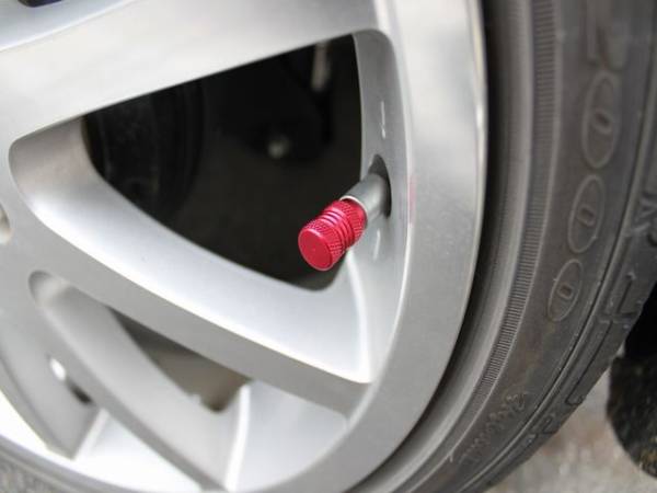 カラフルエアバルブキャップtype2 エアバルブキャップ カー用品 アルミ ホイール ホイル タイヤ周辺用品 エア漏れ低減パッキン付き! パーツ拍卖