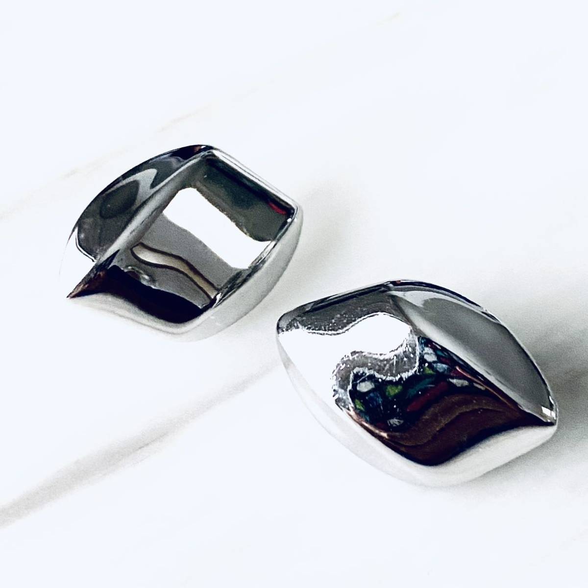 【送料無料】AVON エイボン USAヴィンテージ イヤーカフ シルバー イヤリング 重厚感 アンティーク拍卖