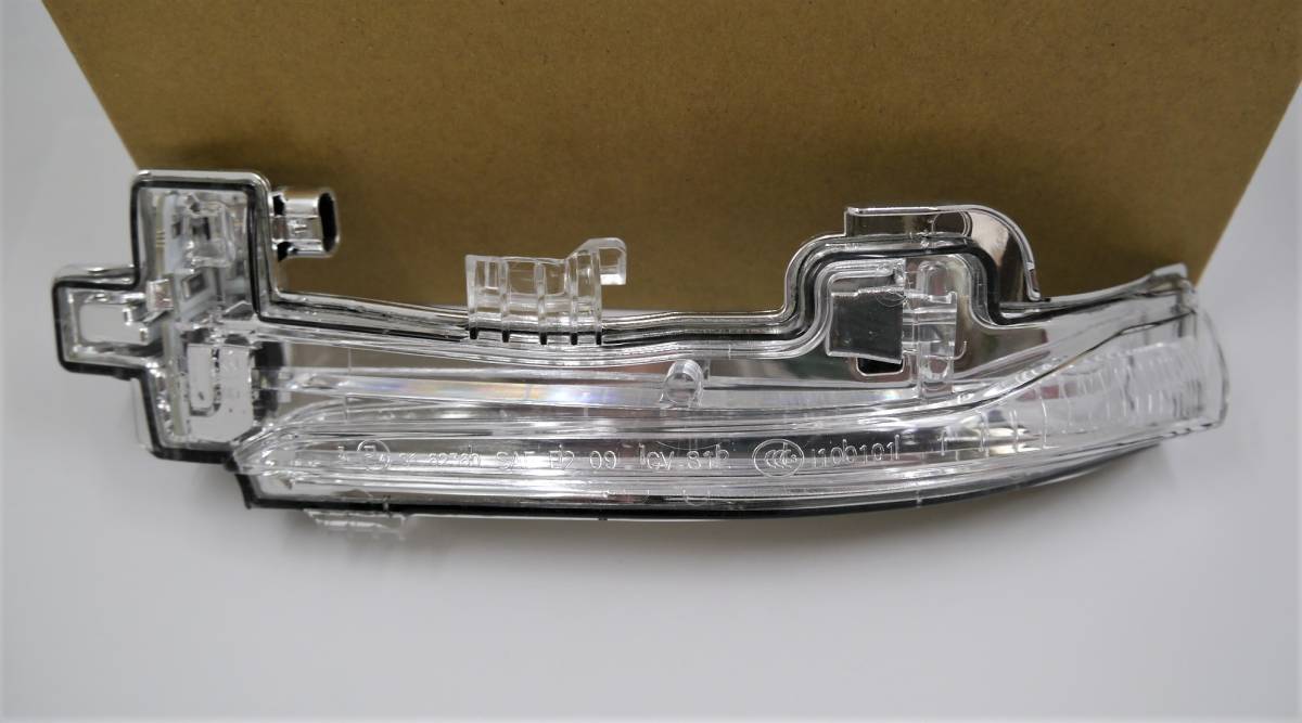 (送料込) ボルボ S60 V60 S80 V70 V40 左ドアミラーウィンカーレンズ・ランプ【新品】拍卖