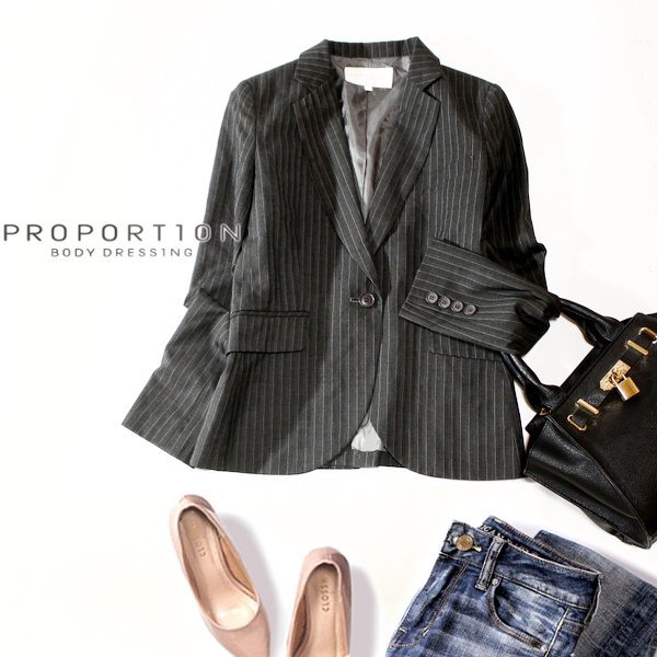 ☆ 美品 PROPOTION BODY DRESSINGプロポーションボディドレッシング 綺麗め ピンストライプ スーツ生地 ジャケット 1号 S 春 秋 合服 23C09拍卖