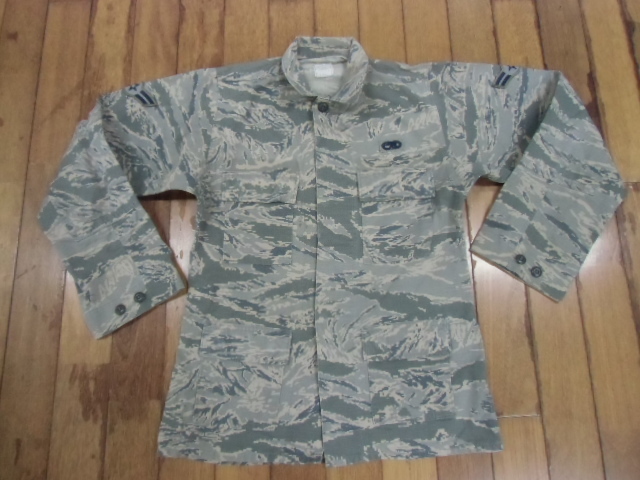 e-27 ミリタリー サバゲー 米軍放出品 AIR FORCE 迷彩服 作業服 ジャケット シャツ アメカジ カモフラ コンバット コスプレ 36L Sサイズ拍卖