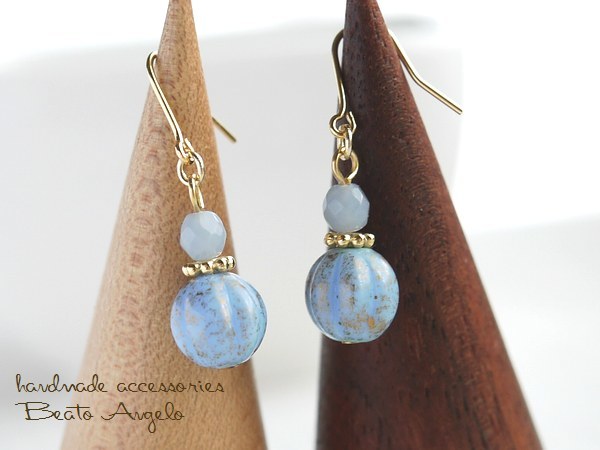 ◆◆+angelo+チェコメロンとエンジェライトのピアス(p-191)エンジェルブルー G 香水瓶 天然石 サックスブルー拍卖