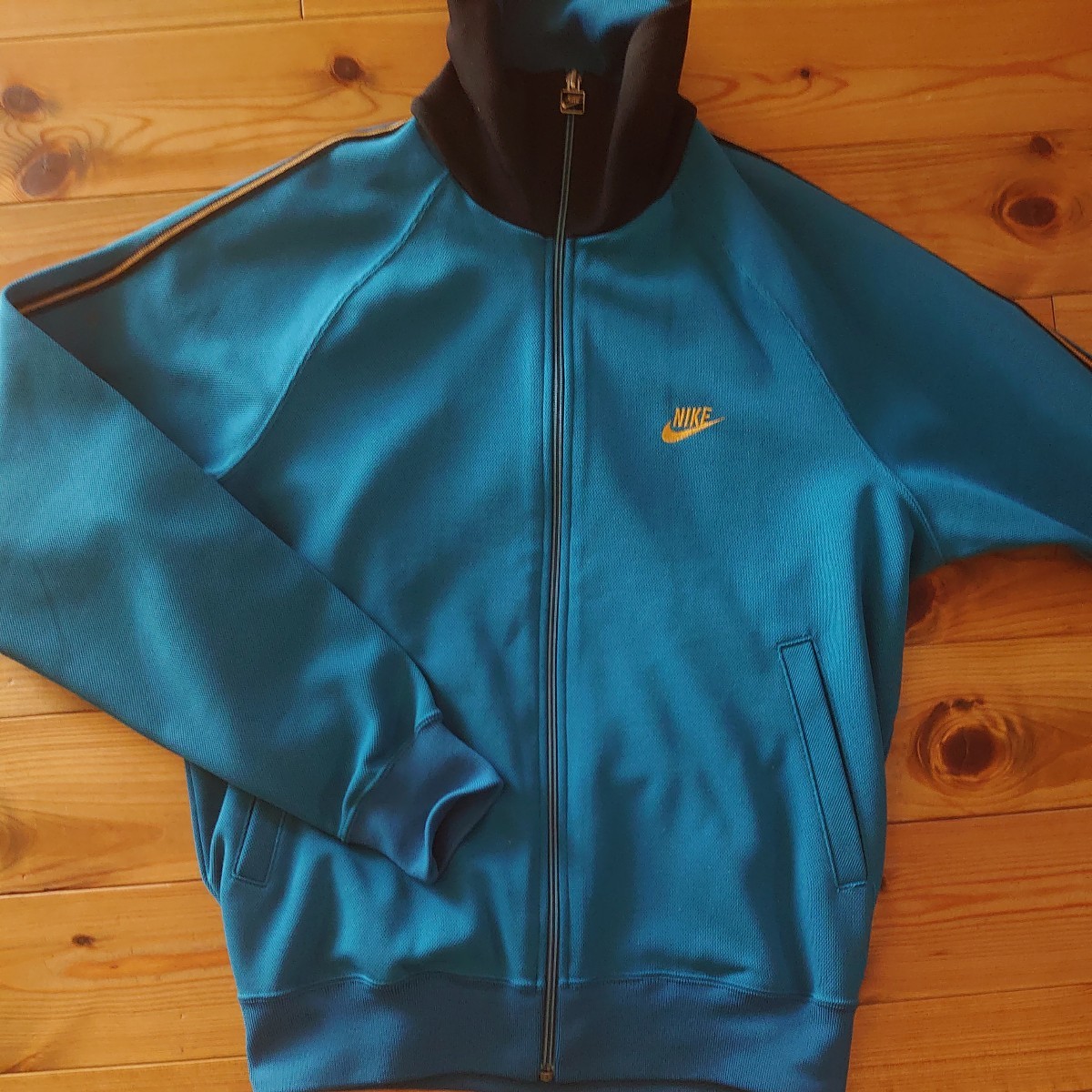 ★【美品】激レアデザイン 入手困難品 ヴィンテージ 80s 紺タグ NIKE トラックジャケット ジャージ日本製 リブライン無しタイプ 刺繍ロゴ★拍卖