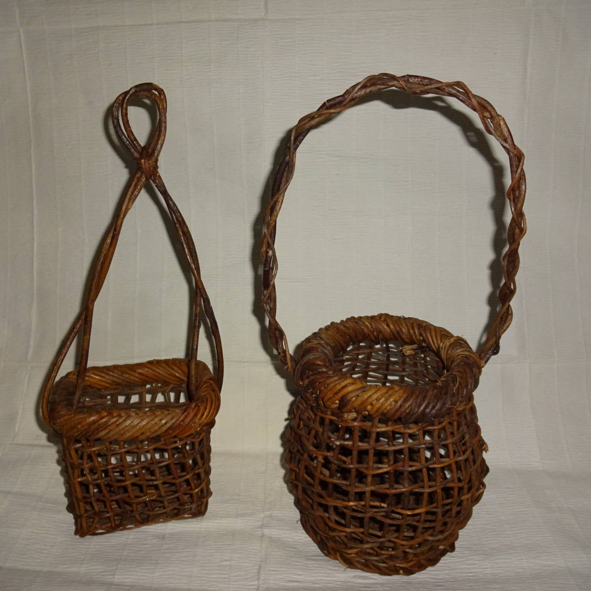 あけび籠 アケビ籠 持ち手付きアケビ籠2点 アケビ蔓籠拍卖