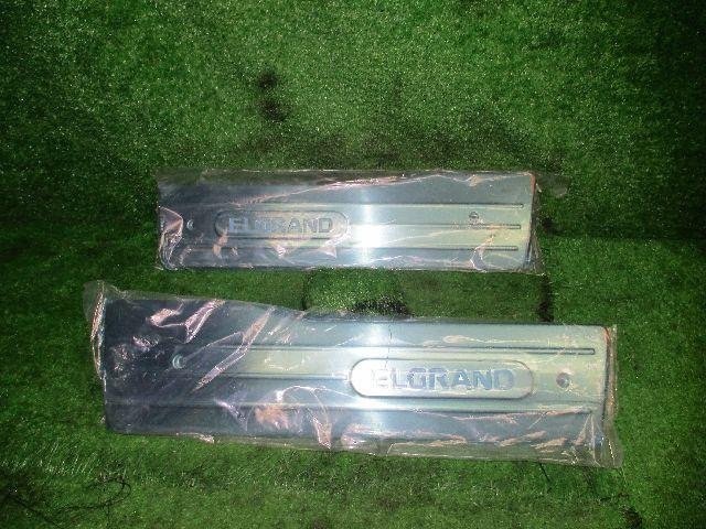 日産 エルグランド 350ハイウェイスター PE52 純正 スカッフ プレート キッキングプレート イルミ付 フロント左右 未使用 保管傷 中古品拍卖