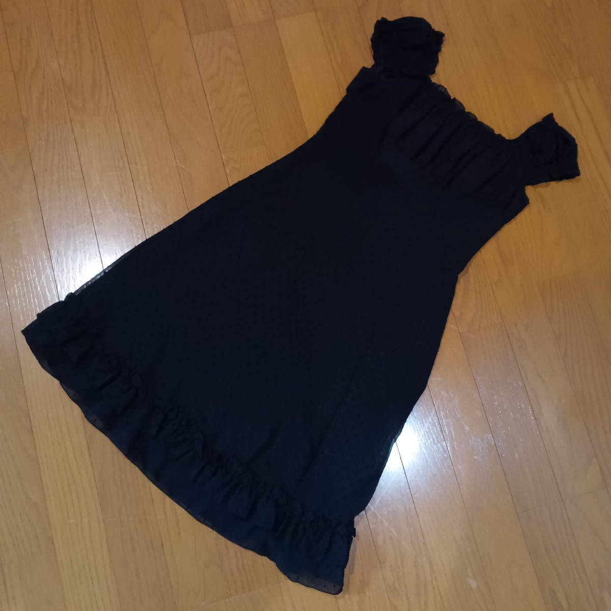 全日本婦人子供服工業組合連合会 ドット地模様 フリルワンピース ブラックワンピース ノースリーブワンピース レディースサイズ2(M)拍卖