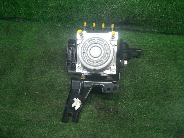 スイフト CBA-ZC33S ABSアクチュエーター スポーツ ZWG 56130-52R10拍卖