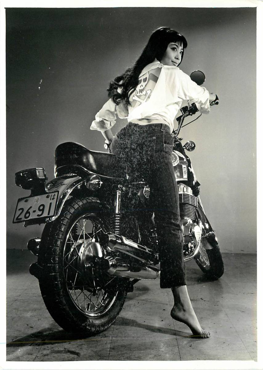 p37266『不良番長 一獲千金』スナップ 梅宮辰夫 谷隼人 菅原文太 大信田礼子 夏珠美 八代万智子 山城新伍 和田アキ子拍卖