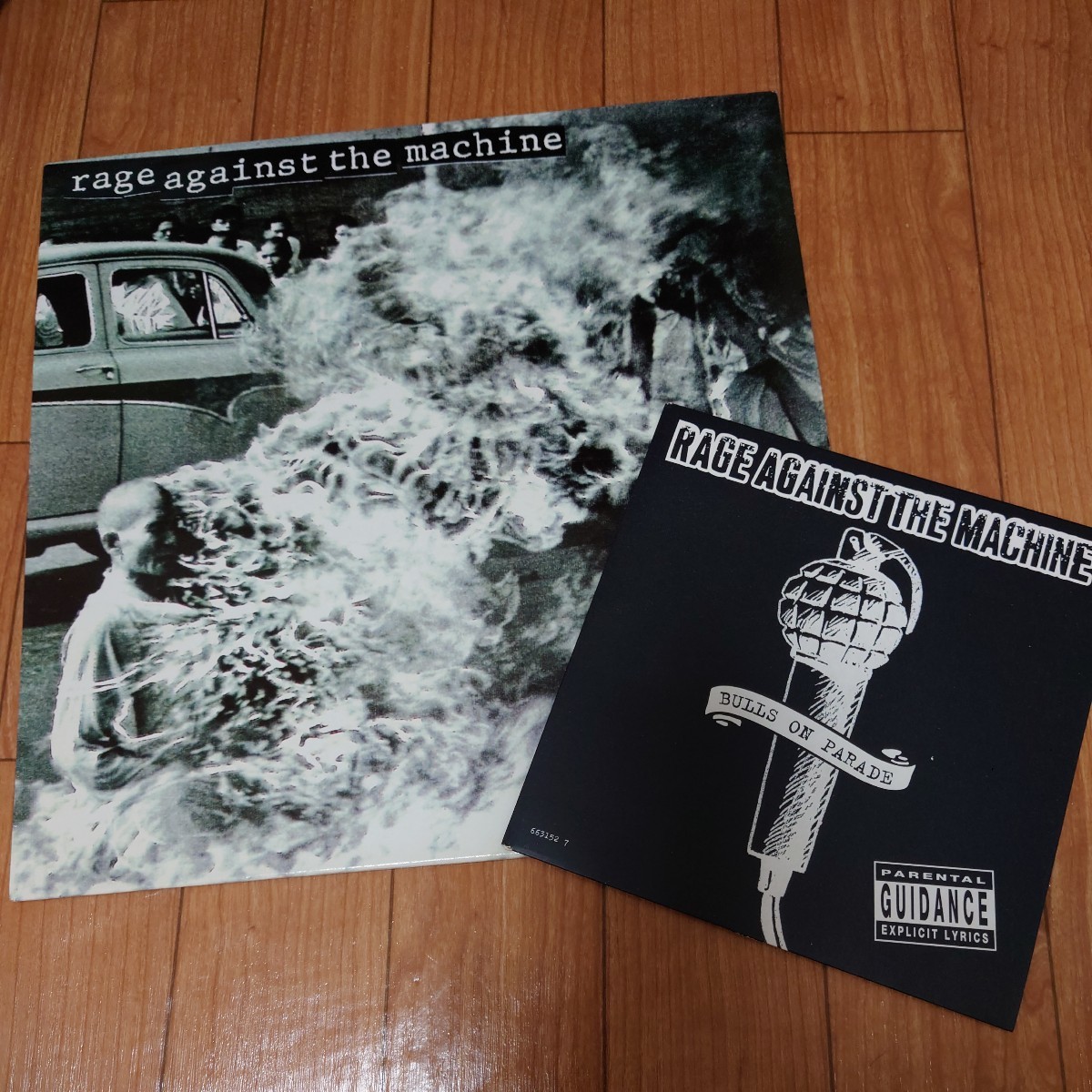 EUオリジナル Rage Against The Machine - Rage Against The Machine / Bulls On Parade 2枚セット EPC 472224 1 LP レコード拍卖